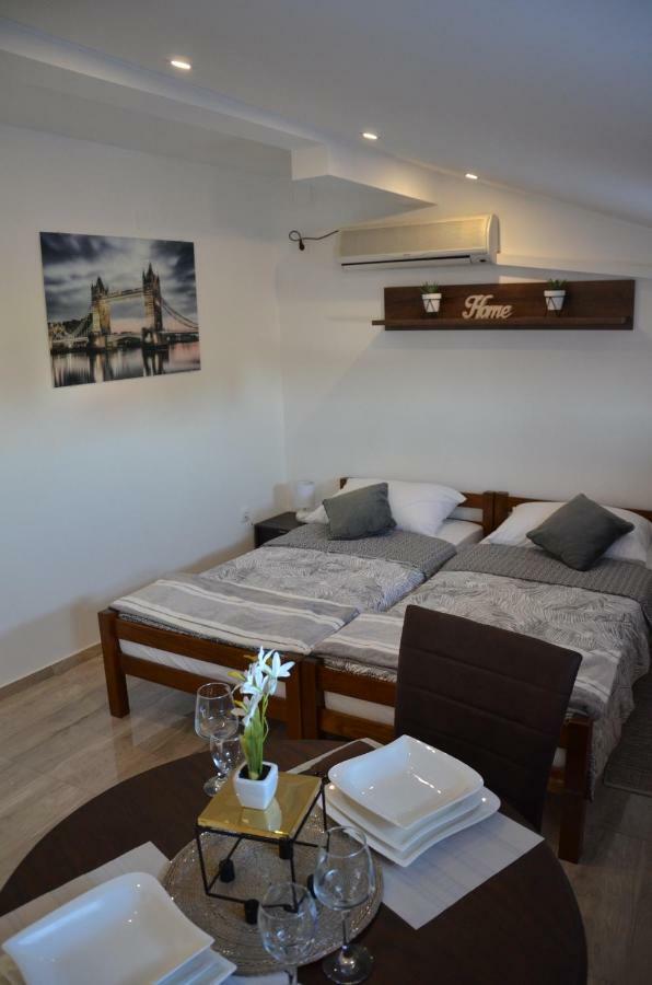 Dabrovic Apartment *